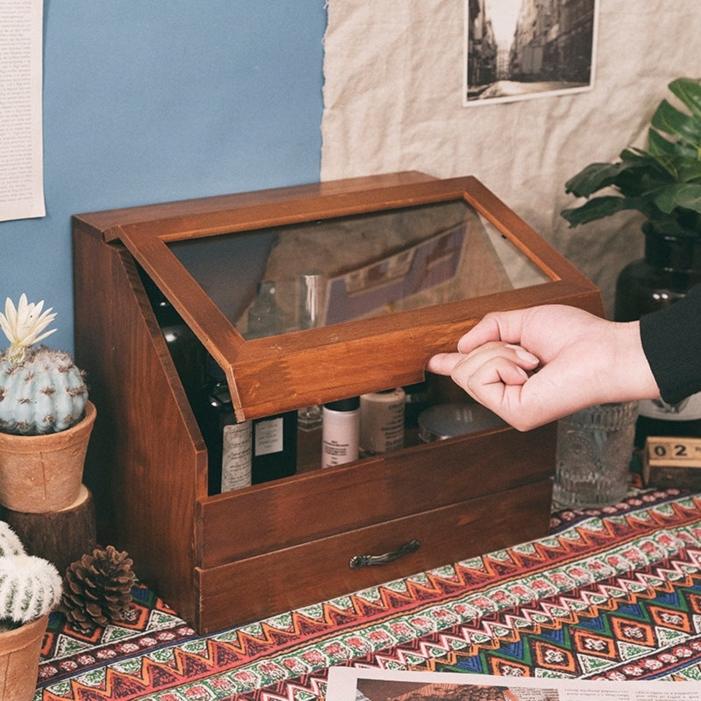 Solid Wood Desktop Cosmetic Cabinet