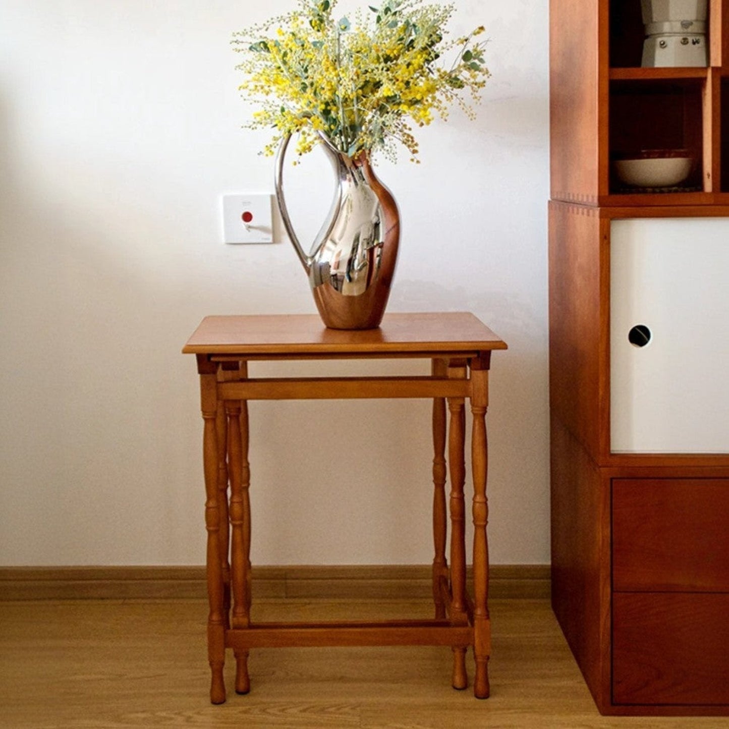 Manchester Style Vintage Solid Wood Nesting Side Tables - 2 Sets