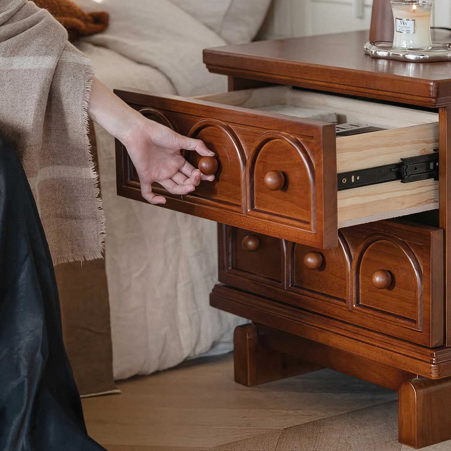 Vintage Traditional Oak Wood 2-Drawer Nightstand Arched Bedside Table End Table